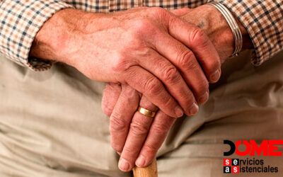 ¿Cómo evitar las caídas en personas mayores?